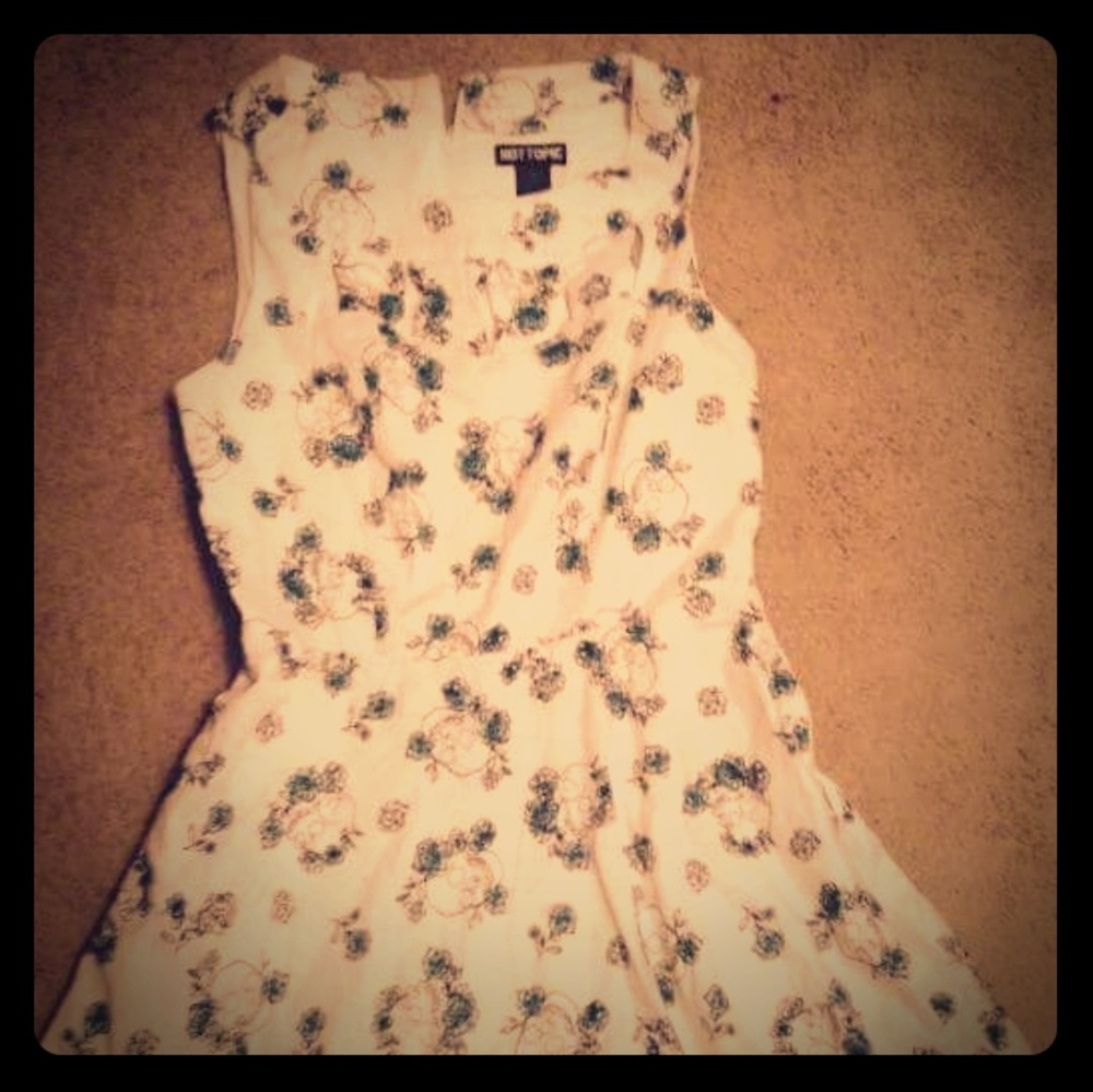 Hot topic dress